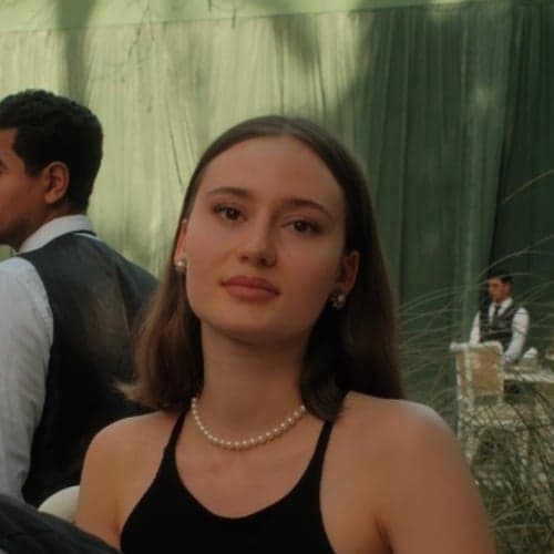 Luciana H.